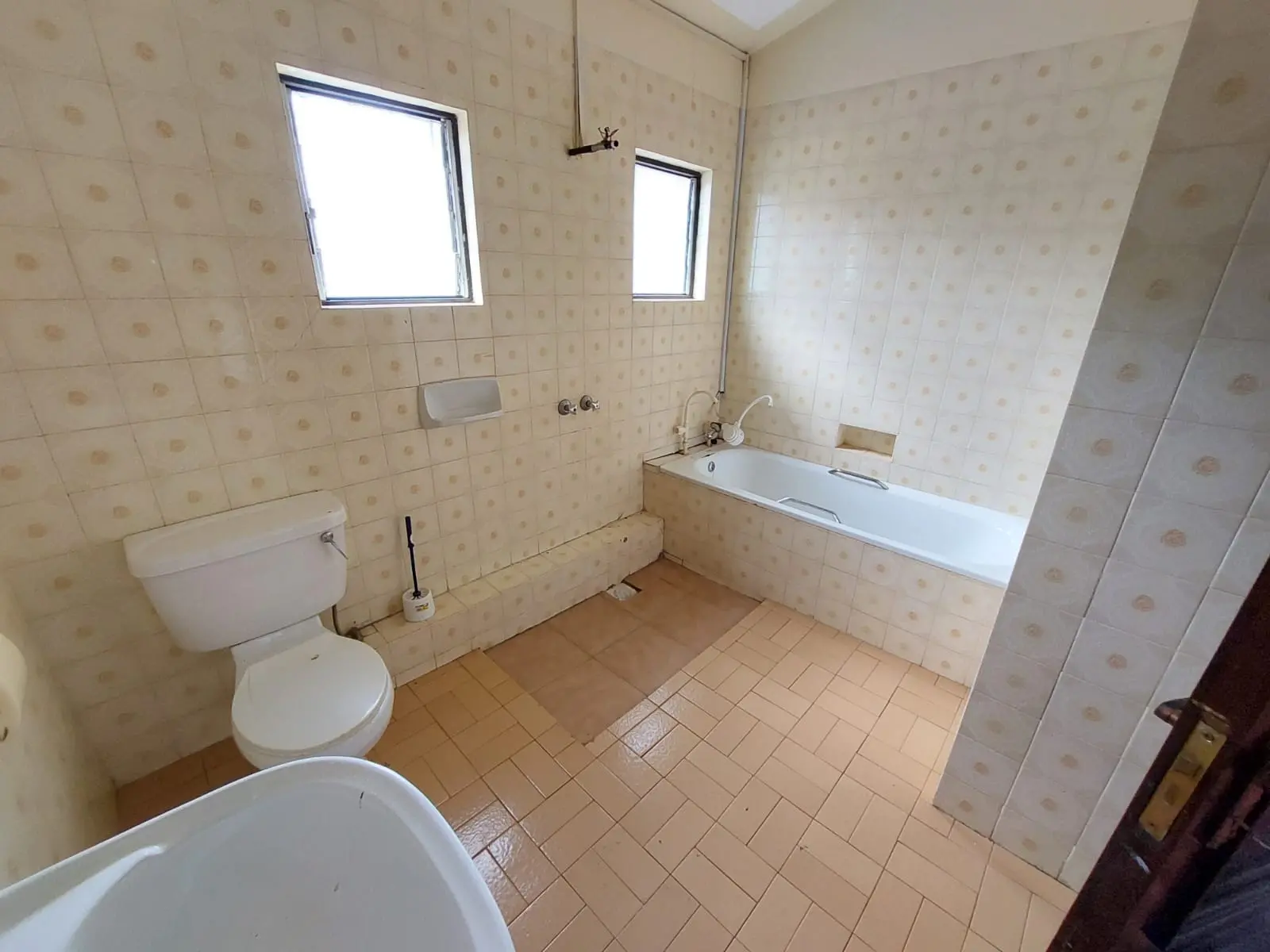 5 bedroom house in Ridgeways